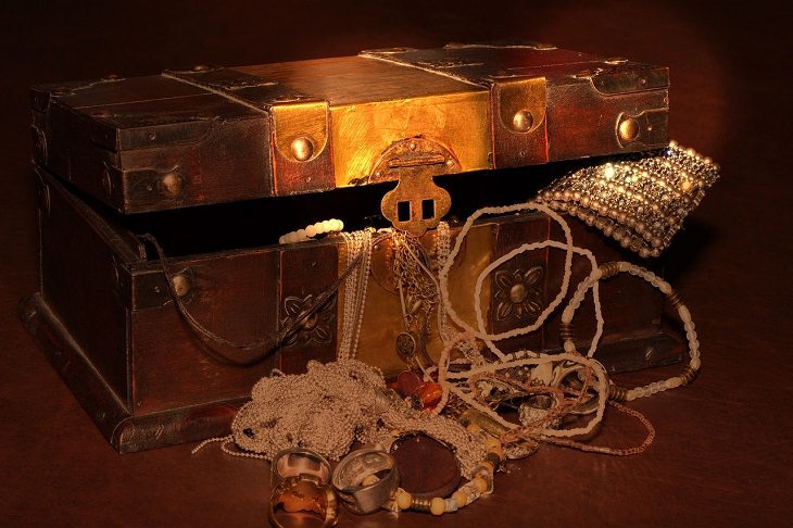 treasure stories