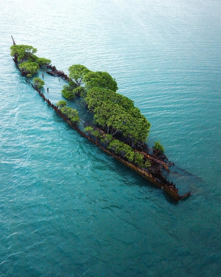 Beautiful Shipwrecks 