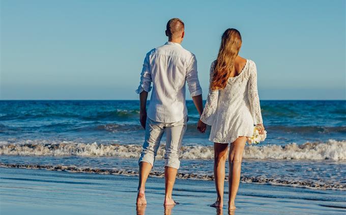 Prueba de color y necesidades de amor: un par en el mar