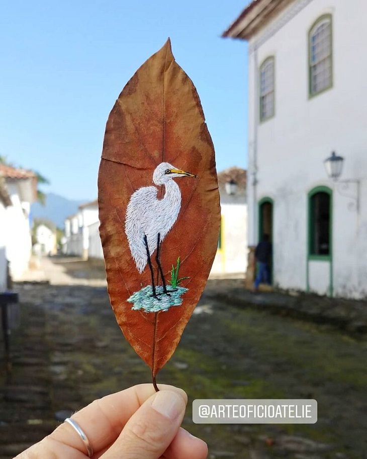 Bordados En Hojas