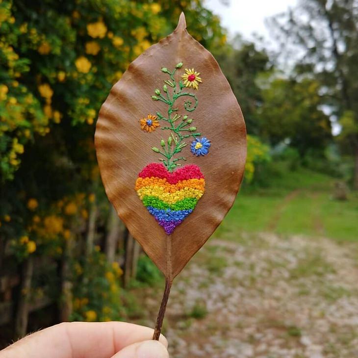 Bordados En Hojas