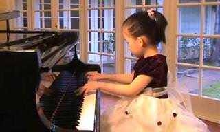 Con Tan Solo 5 Años, Tiffany Koo Interpreta a Chopin Al Piano