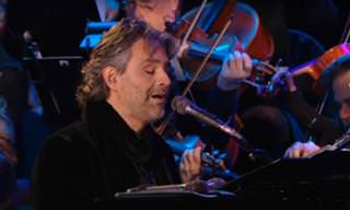 Andrea Bocelli Canta La Inolvidable "Solamente Una Vez"