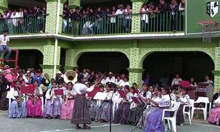 Espléndida Banda Femenil  Mixe De Tlahuitoltepec En México