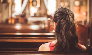 Chiste: La Joven En La Iglesia