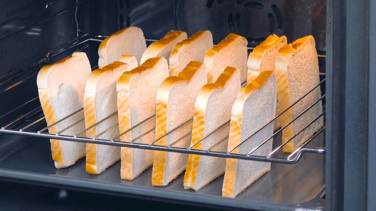 Рецепт тостового хлеба в духовке. Хлеб на решетке в духовке. Бутерброды с тостовым хлебом в духовке. Бутерброды в духовке YF htitnert. Сэндвич в духовке.